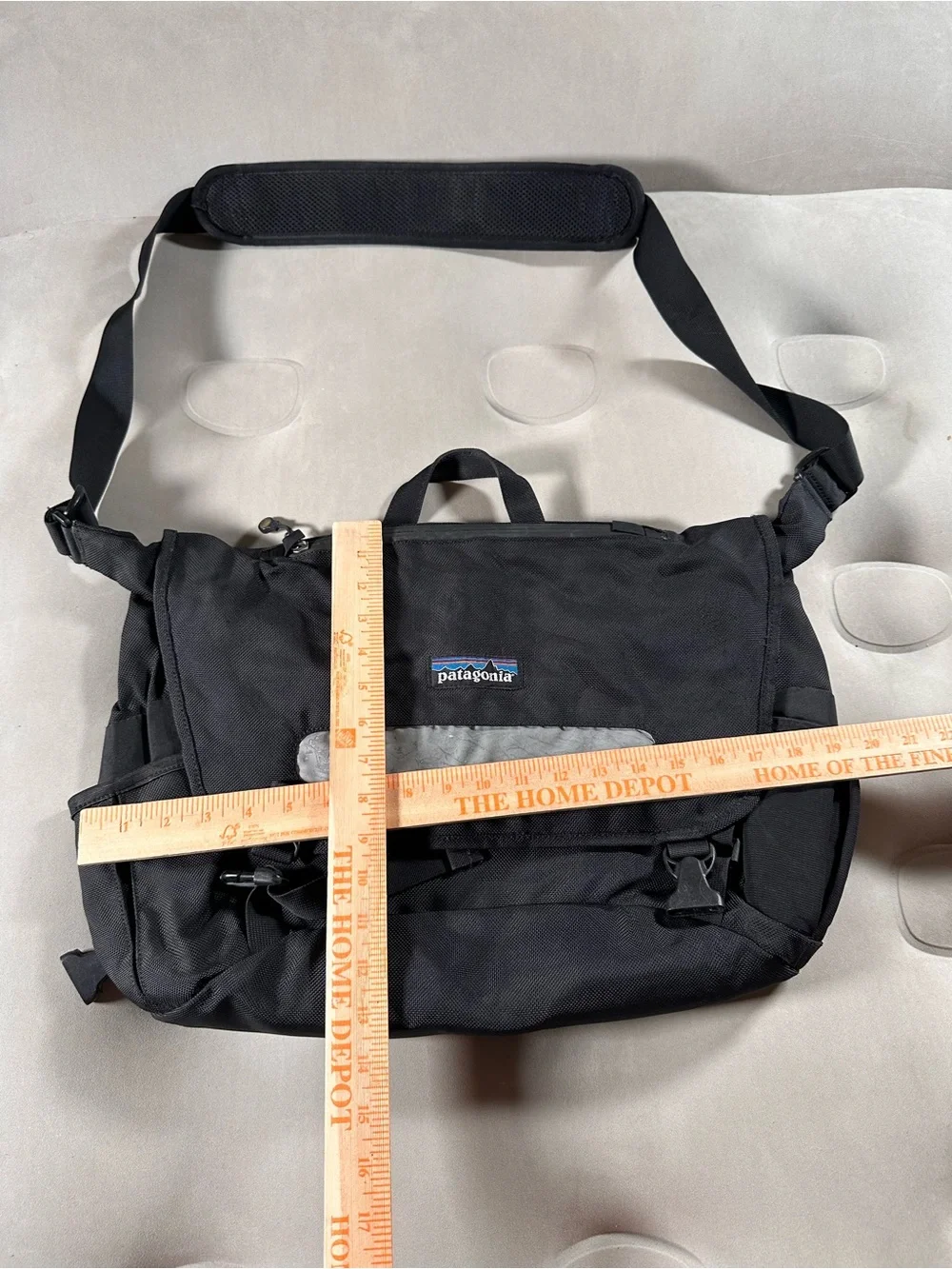 Patagonia vintage messenger
